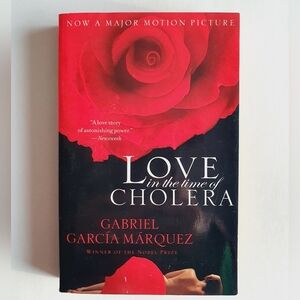 Love in the Time of Cholera Paperback Book Gabriel García Márquez 2007 Novel